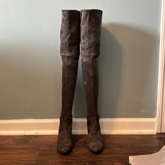 STUART WEITZMAN HIGHLAND SLATE SUEDE size 37 - Picture 11 of 13